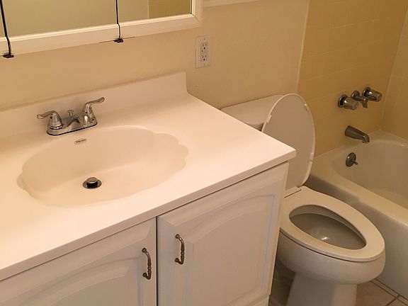 5th image of 1900 S Kanner Hwy APT 3-105