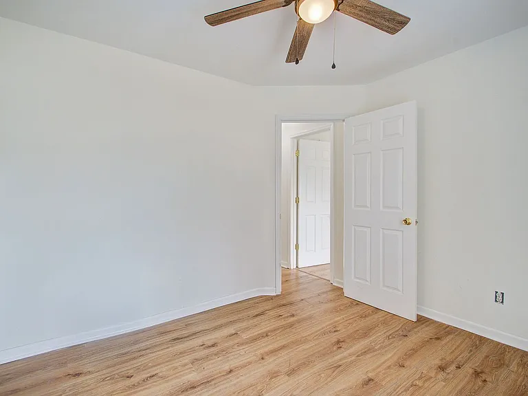 2451 Castlereagh Rd #2 — Photo 6