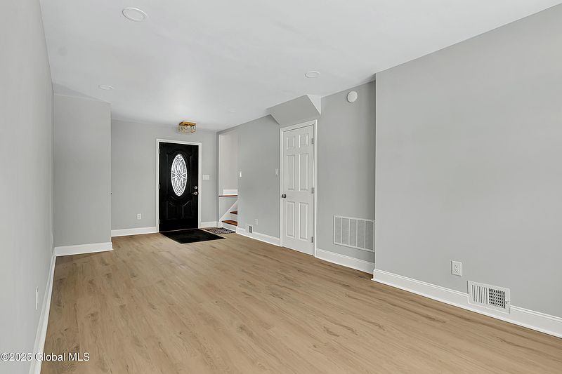 5th image of 28 Crestone Road