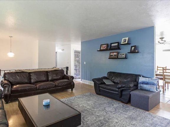 3rd image of 11189 S Lynford Dr