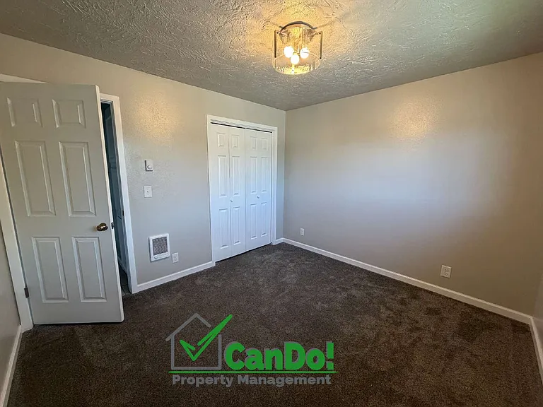 270 Carol Dr #1 — Photo 13