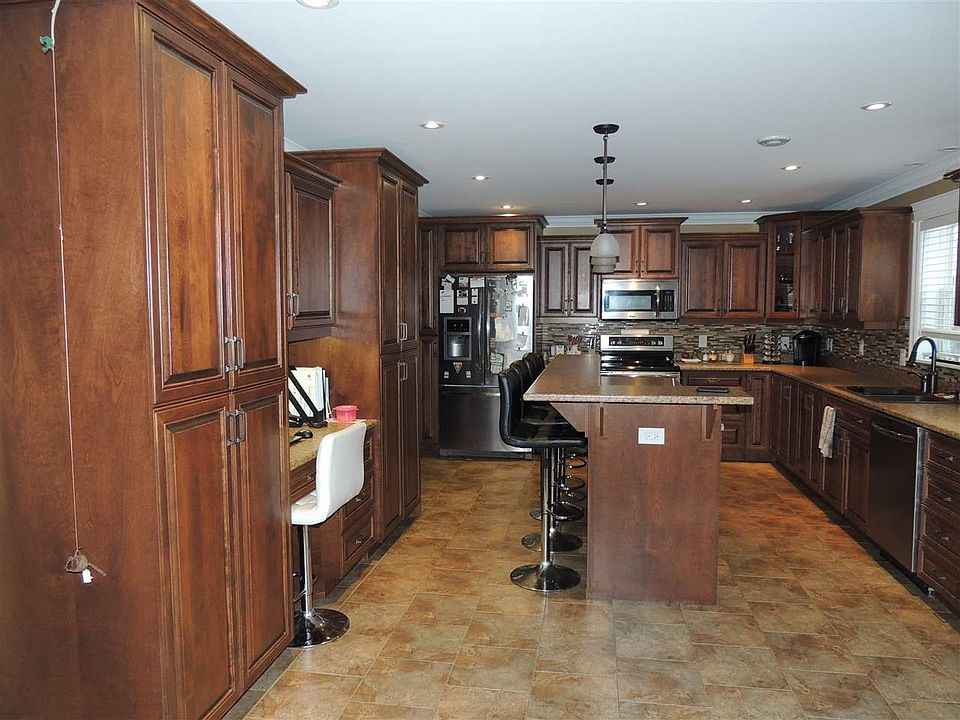 2nd image of 41 Tyler St