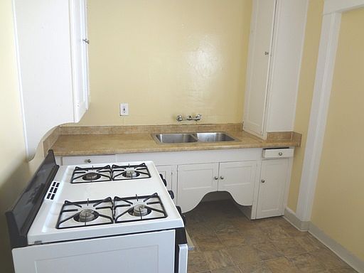 3rd image of 438 W Date St APT 6