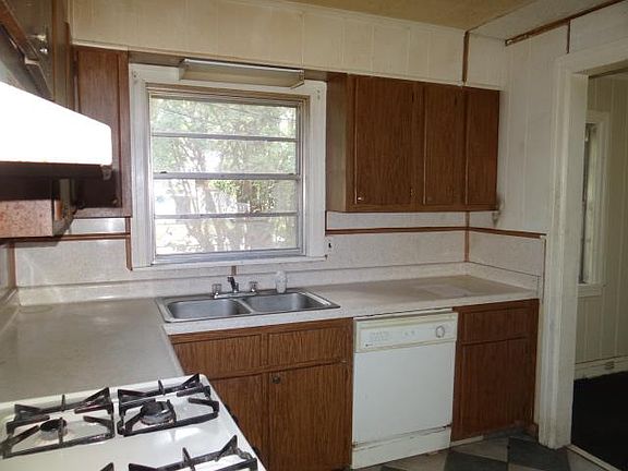 4th image of 913 Moisant St