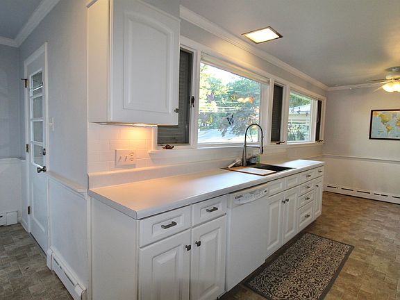 4th image of 802 Oak Hill Dr