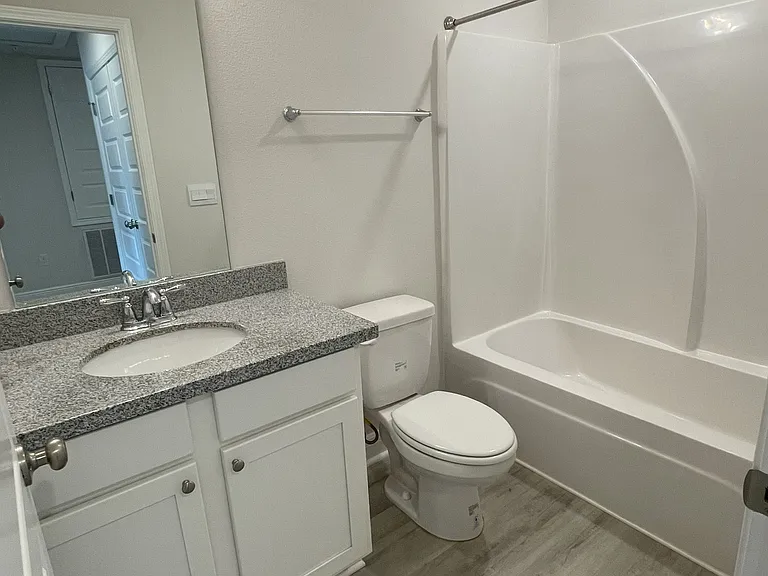 9815 Fowler Ave — Photo 31