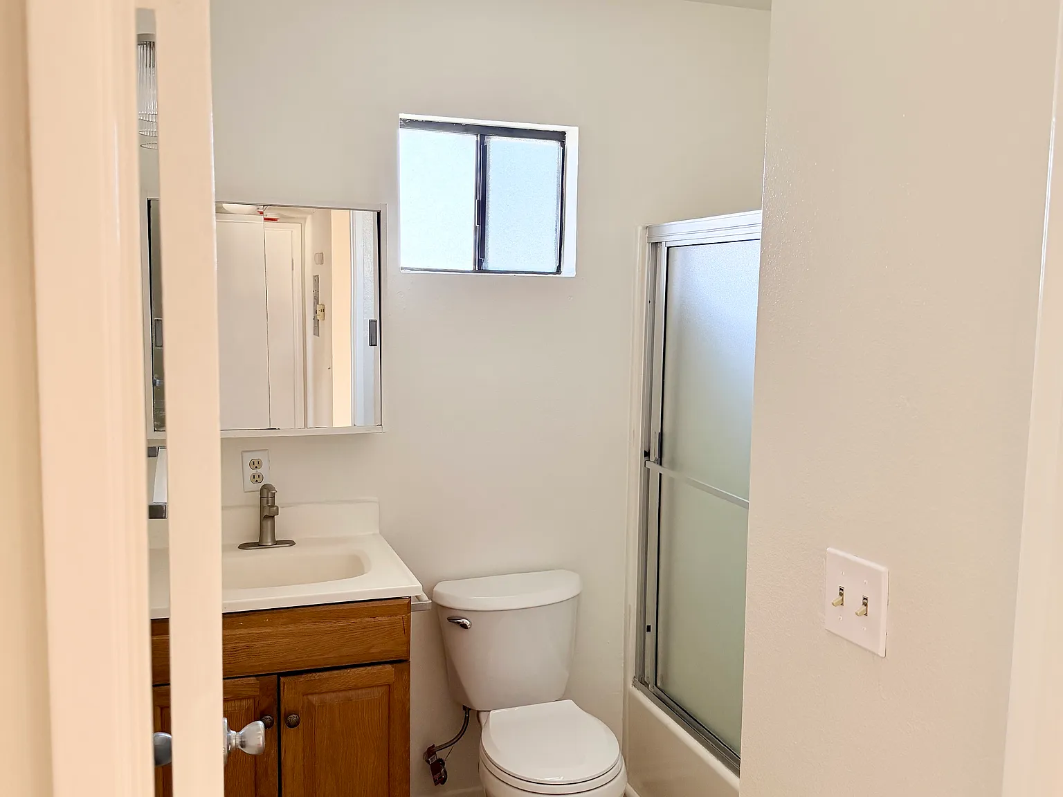 2 bed, 900 sqft, $2,600 — Photo 3