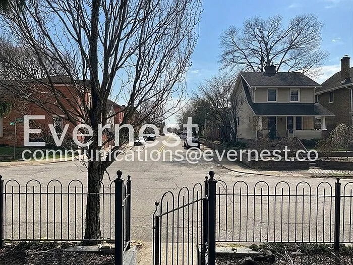 112 Hanford St #A — Photo 16