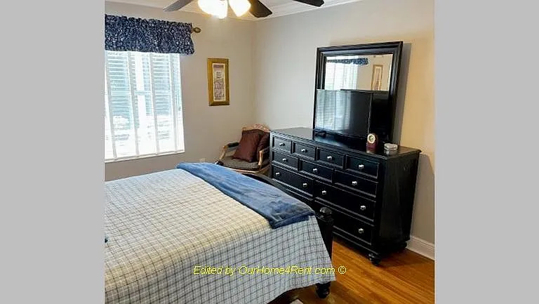 1184 Thompson Ave — Photo 9