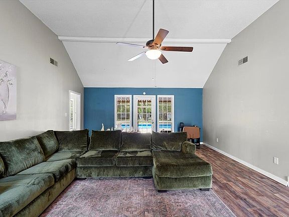 5th image of 3803 Misty Oak Dr