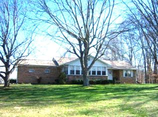 5208 Turney Groce Rd, Byrdstown, TN 38549