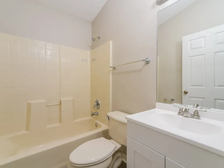 1323 Hillview Dr — Photo 15