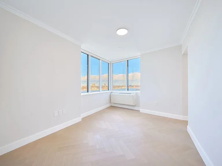 160 Riverside Blvd #20A — Photo 6