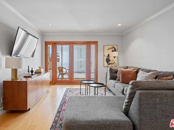 705 Westmount Dr APT 209, West Hollywood, CA 90069