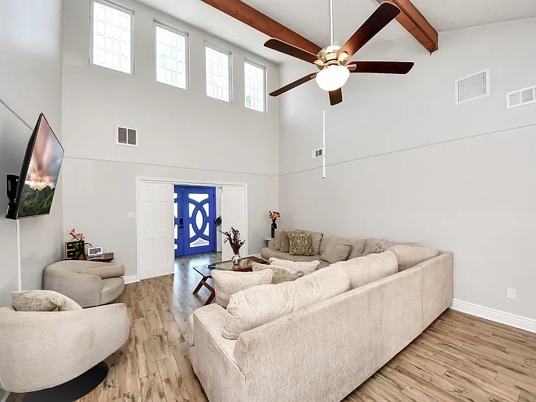 15715 Creekhaven Dr — Photo 27