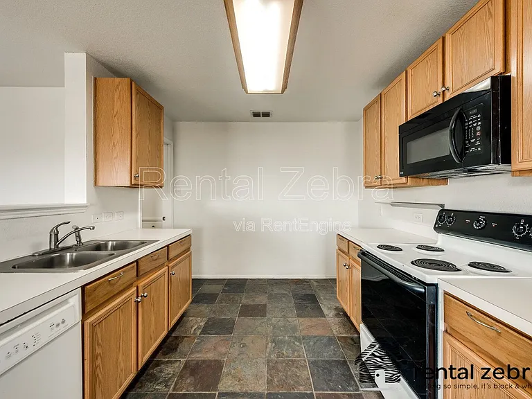 1336 Castle Ridge Rd — Photo 8