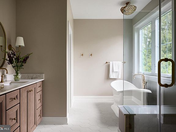 4th image of 418 Glenway Rd