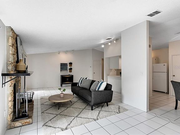 4th image of 1193 Lambert Ln