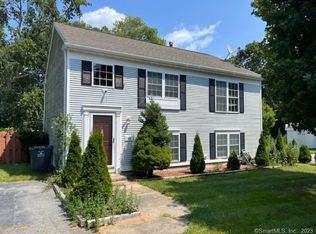 185 Daniel Brown Dr, Groton, CT 06355