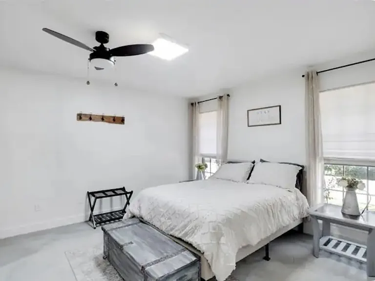 4209 Capilla St — Photo 4