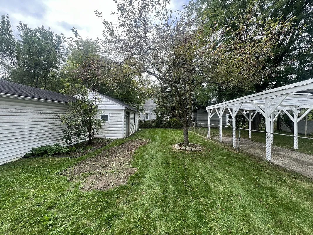 2 bed, 1.0 bath, 840 sqft, $1,400 — Photo 4