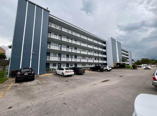 232 NE 12th Ave APT 501, Hallandale, FL 33009