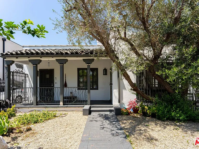 537 N Poinsettia Pl — Photo 26