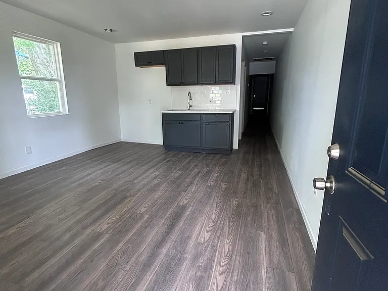 821 42nd Pl N #B — Photo 3