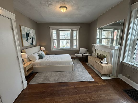 13' x 14' Bedroom with 9'6" ceiling and 
1 closet