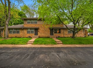 2628 N Hanssler Ct, Peoria, IL