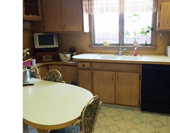 5th image of 3711 Robert Ave