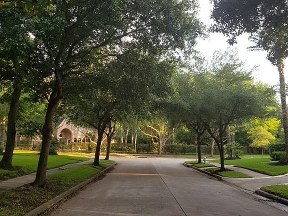 4th image of 10 Sullivans Way