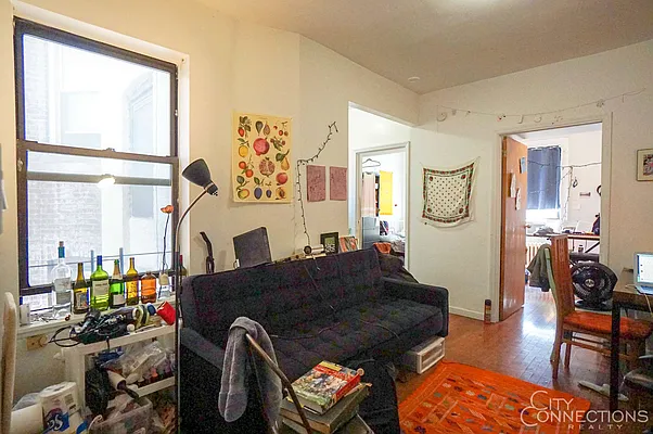 Rented by City Connections Realty | media 11