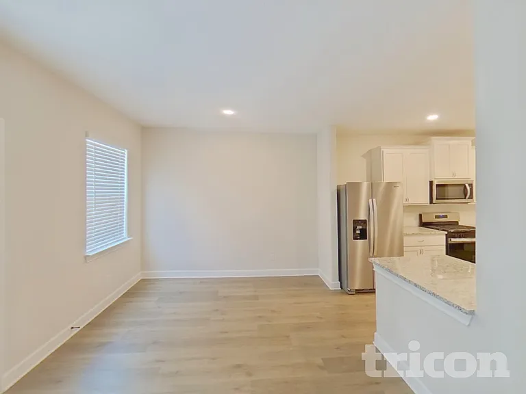 1106 Bullock Dr — Photo 6