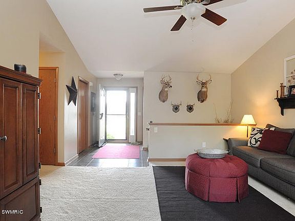 4th image of 4881 Hathaway Ct