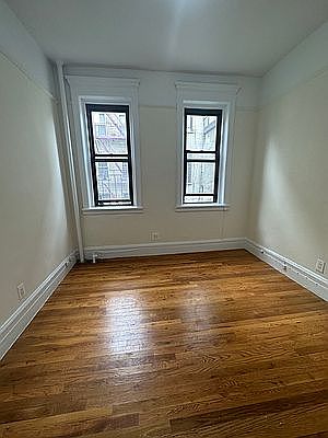 4th image of 67 Thompson St APT 4C