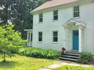 18 Hillcrest Pl, Amherst, MA 01002