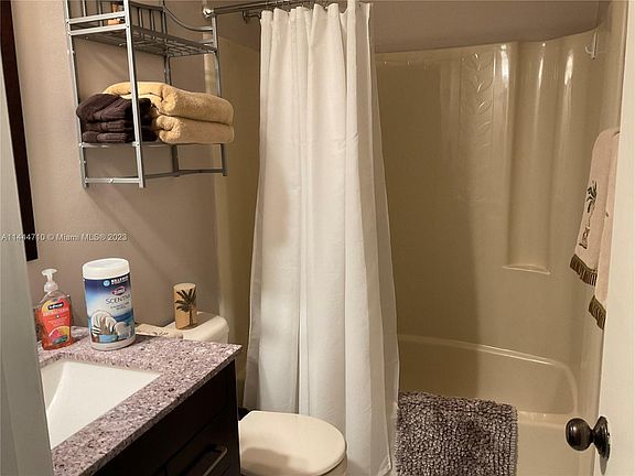 5th image of 6468 Chasewood Dr APT E