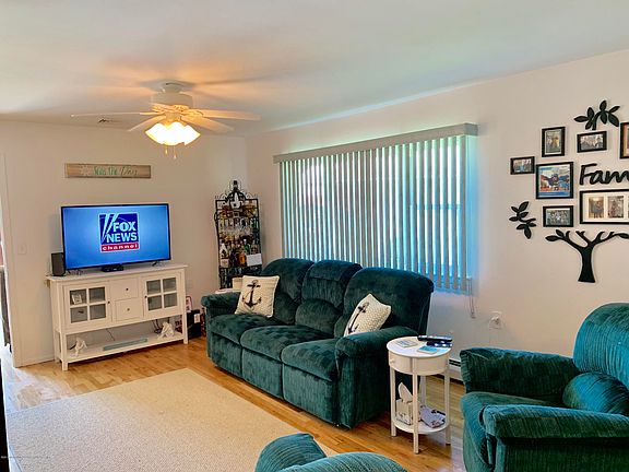 5th image of 24 Mount Logan Ln
