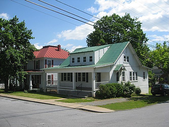 238 Lee Street