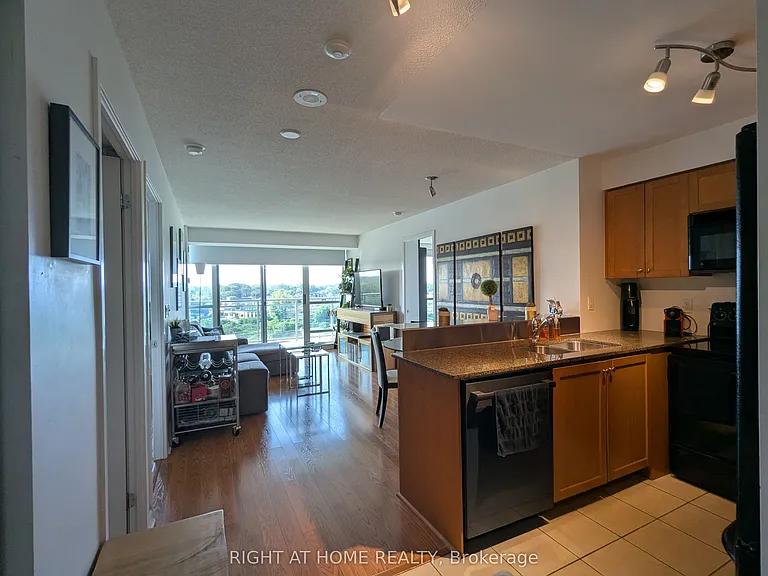 185 Legion Rd N #904 — Photo 2