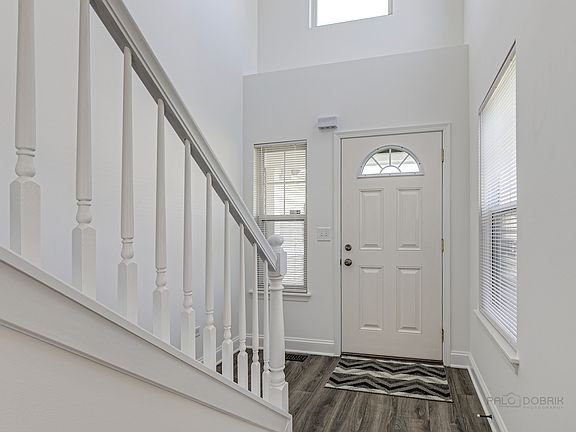 3rd image of 405 Havenwood Dr