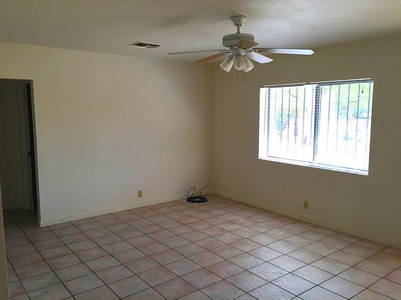 4th image of 1408 N Winstel Blvd