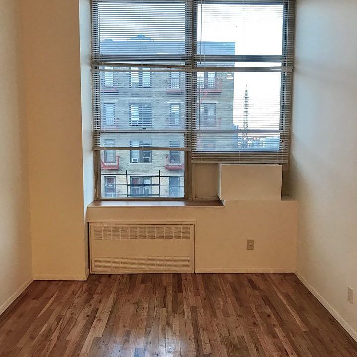 1st image of 6120 Woodside Ave #3