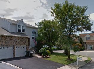 1 Mallard Ln, Marlboro, NJ 07746