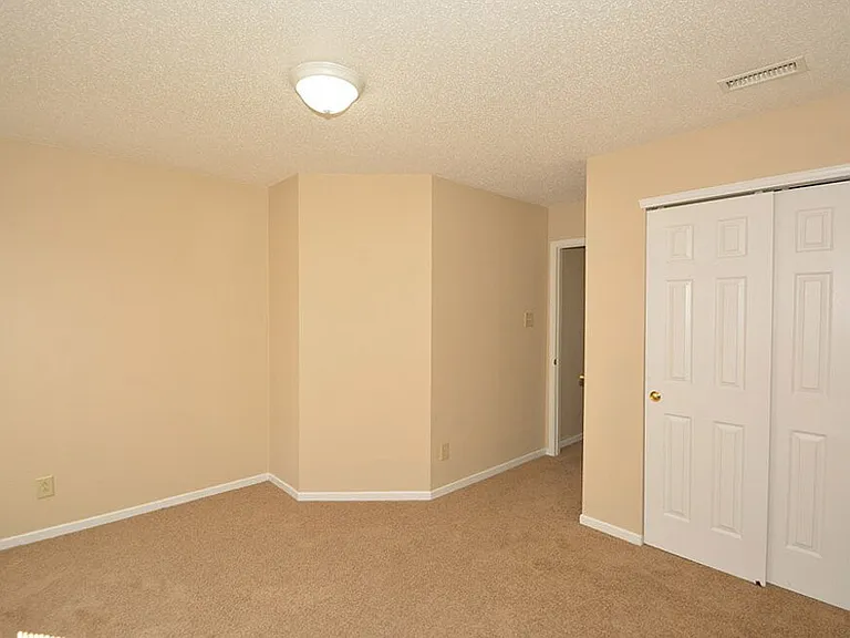 5660 Grassy Bank Dr — Photo 23