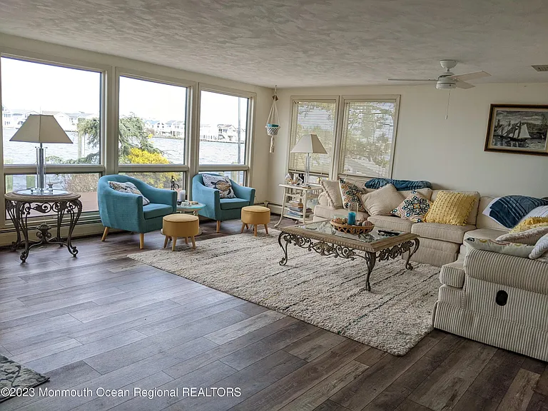 289 Monterey Cir — Photo 18