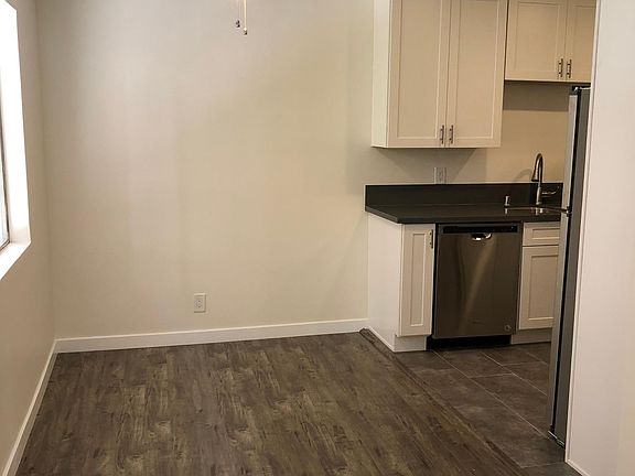 3rd image of 4025 W Adams Blvd APT 4