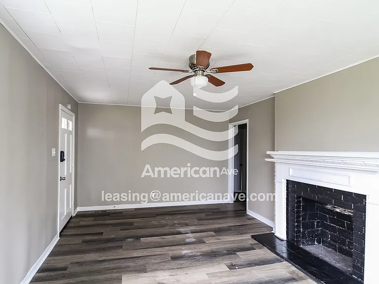 1434103_003_wm_-_living_room_13615654.jpg