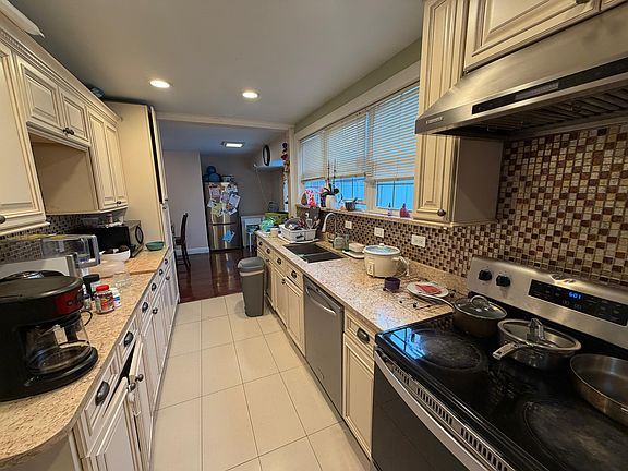 5th image of 37 Mead Ave